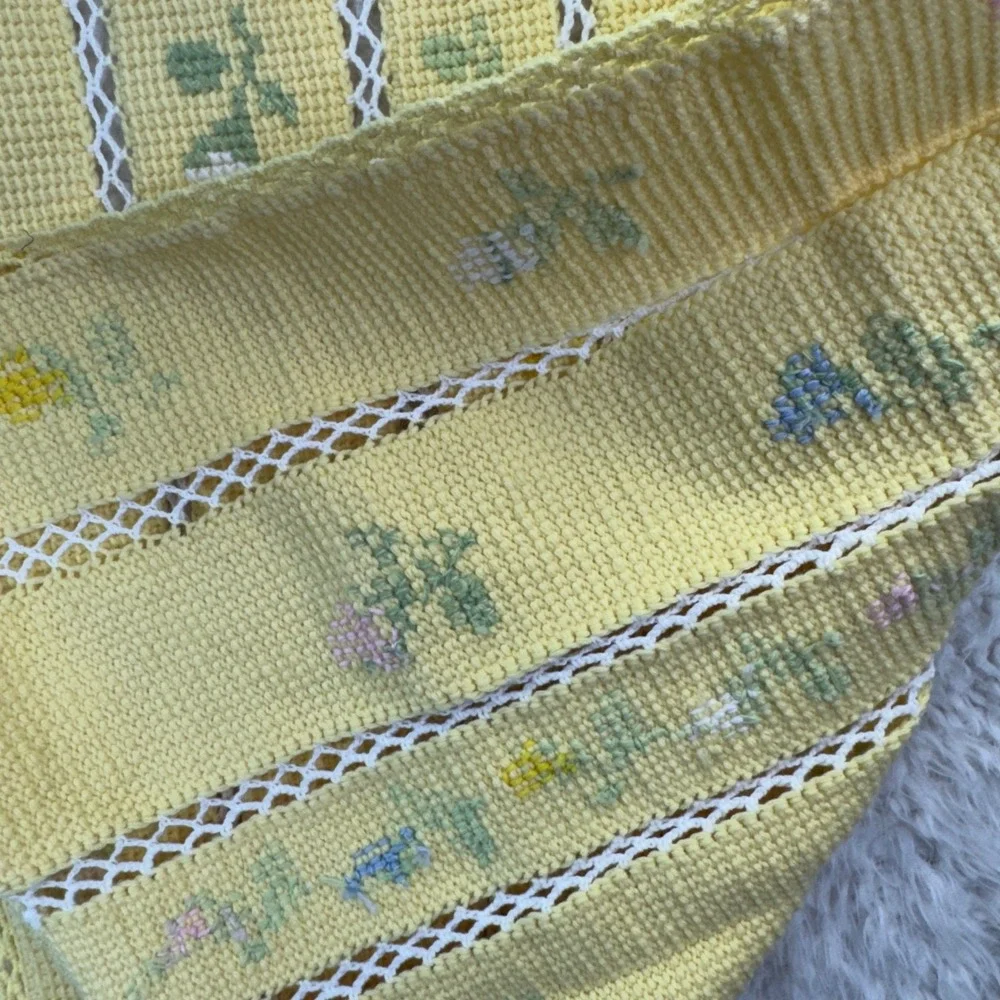 Vintage Handmade Crochet Baby Blanket Yellow Floral‎ Cottagecore Nursery 36x42